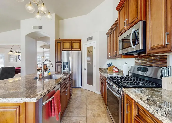 Private Pool, Yard & Pool Table! 'Avondale Abode'
