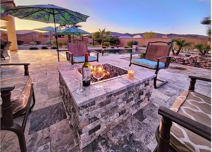 Desert Oasis Retreat , Heated Pool , Pet Friendly!